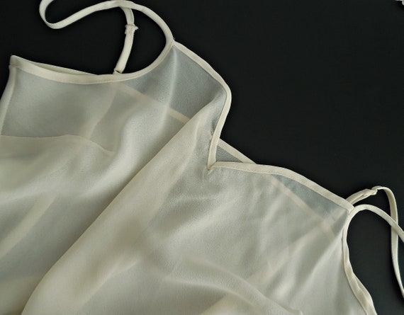 Vintage Sheer Ivory Camisole mit verstellbaren Trägern, Größe M 
