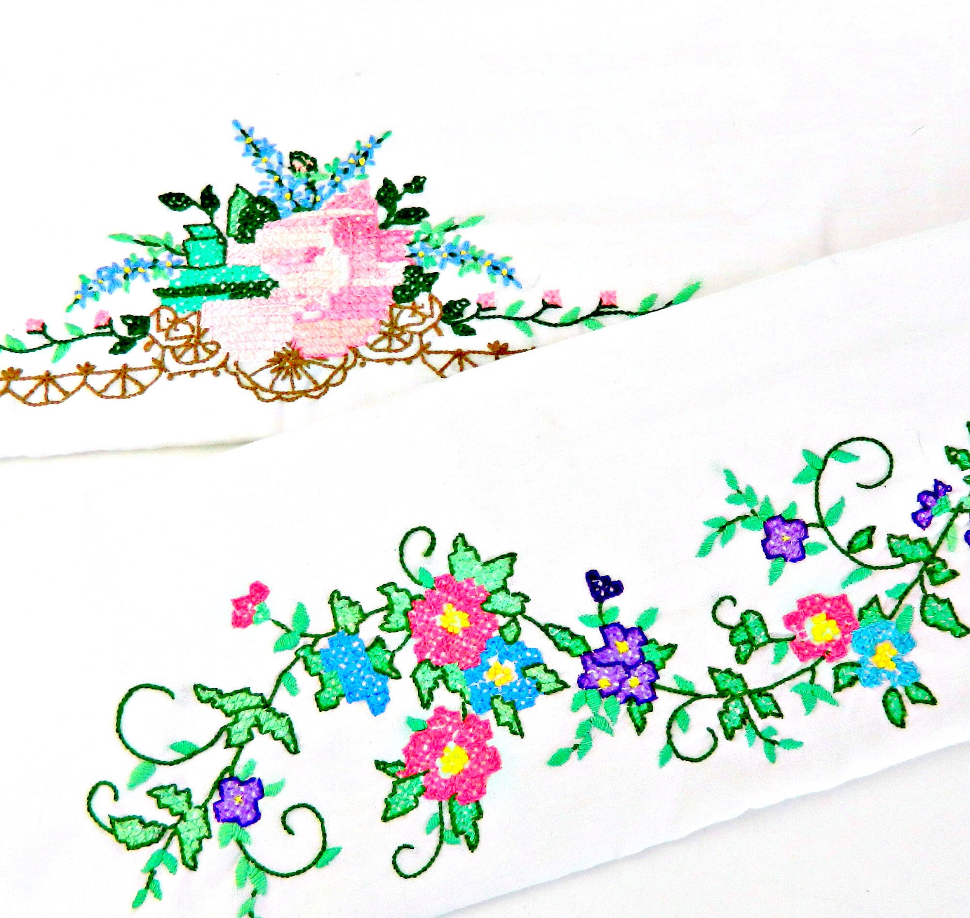 Pair of Vintage Hand Embroidered Pillowcases Full Size White Etsy