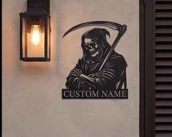 Letrero metálico personalizado de la Parca, arte mural gótico personalizado con guadaña, decoración oscura y espeluznante para la cueva del hombre, regalo único para él, placa industrial.