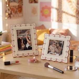 Cute Heart Stitched Scalloped 4x6 Picture Frames, Photo Frame for Best Friend Gift, Romantic Desk Memory Frame, Handmade Style Home Accent