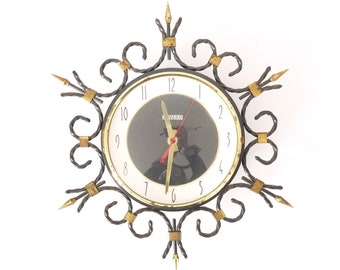 Français horloge murale moderne en métal et laiton vintage du milieu du siècle