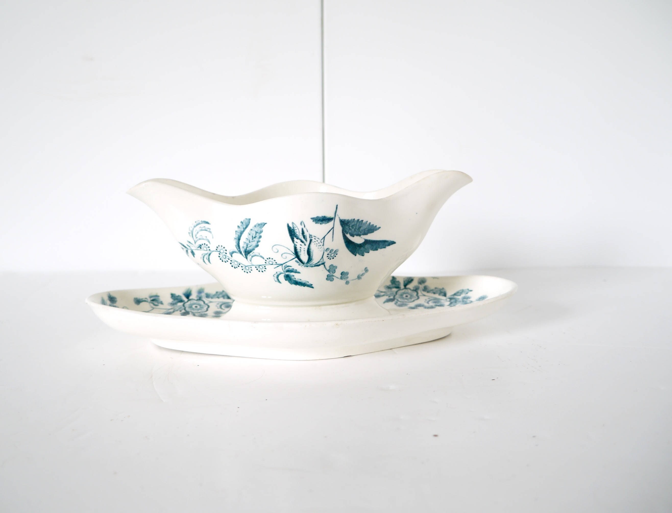 Français Vintage Ironstone Transferware Bleu Blanc Sauce Bateau Longwey Floral Butterfly