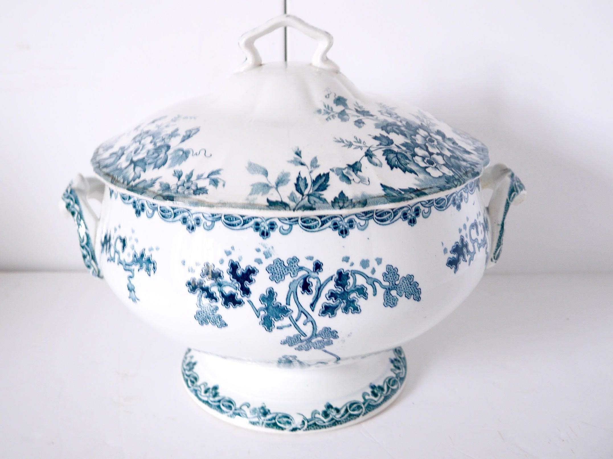 Français Soupe Tureen Ironstone Stonewear Bleu et Blanc Transferrer -Jeanne d'arc Vivant