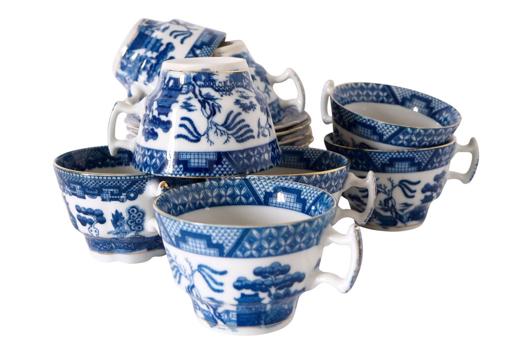 Blue Willow Coffee Cups Tea Cups Expresso and Saucers Set of 19th