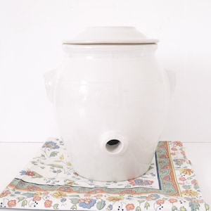 Antieke Franse confitpot van aardewerk, rustieke witte pot voor gebruiksvoorwerpen, rustieke vaas van aardewerk, Frans rustiek landdecor