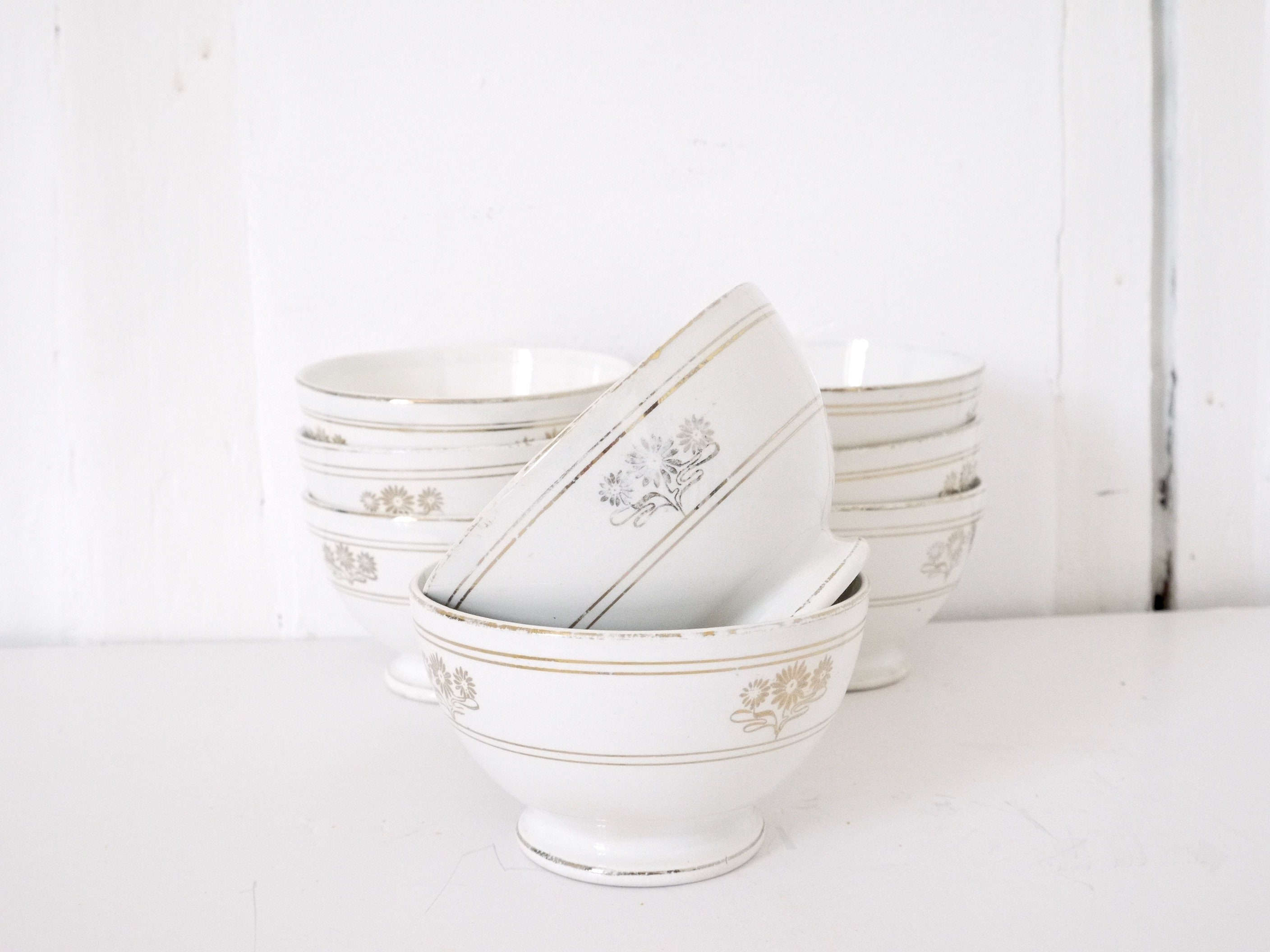 Français Café Au Lait Bols de 4, 0 Pouces Diamètre Ensemble Deux | 2 Or Floral Freize - Quatre Ensem