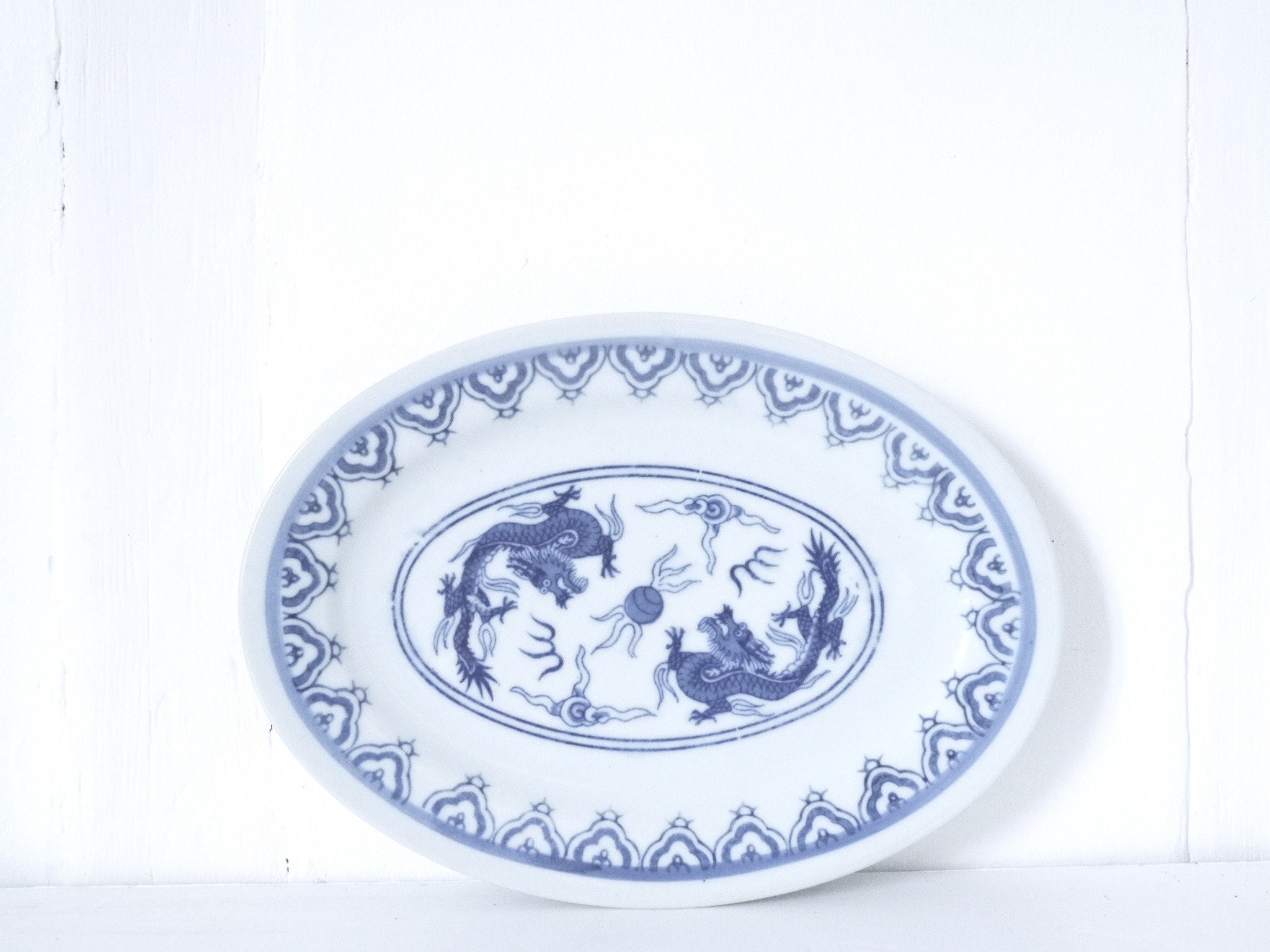 Assiette Asiatique Bleue Petit Plateau Ovale Servant Plat Vintage Céramique Blanche Chinoiserie Cuis