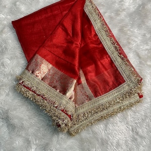 Zijden sari van Banarasi-weefsel met premium kant eraan