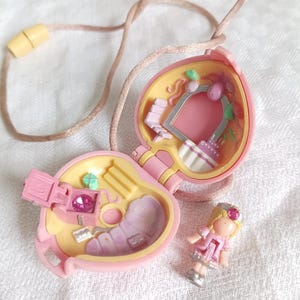 Collier médaillon vintage Bluebird Polly Pocket 1992 Princess Polly, vintage polly pocket necklace, complet set, coeur rose Pretty Present