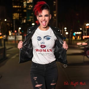 Camiseta de mujer luchadora / Bella Canvas 3001 de primera calidad / Camiseta con estampado atrevido en la espalda / Regalo de diosa, diva y jefa multifacética para ella