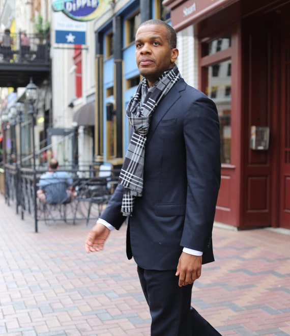 Black and white plaid scarf outfit hot sale