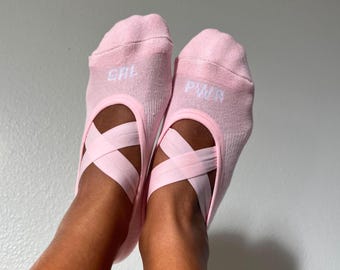 Calcetines rosas estilo ballet con agarre para pilates, barra, yoga, lagree. Tallas: US 5-10 / EU 35-41.
