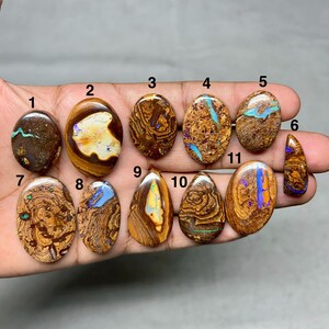 Boulder Opal Cabochon – Australiensisk ädelsten, Blågrön Eld