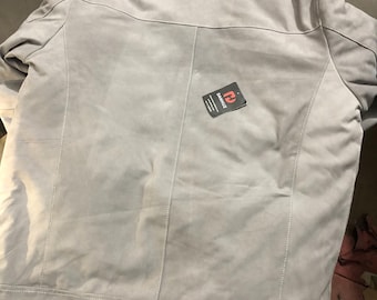 Parte trasera de la chaqueta de cuero