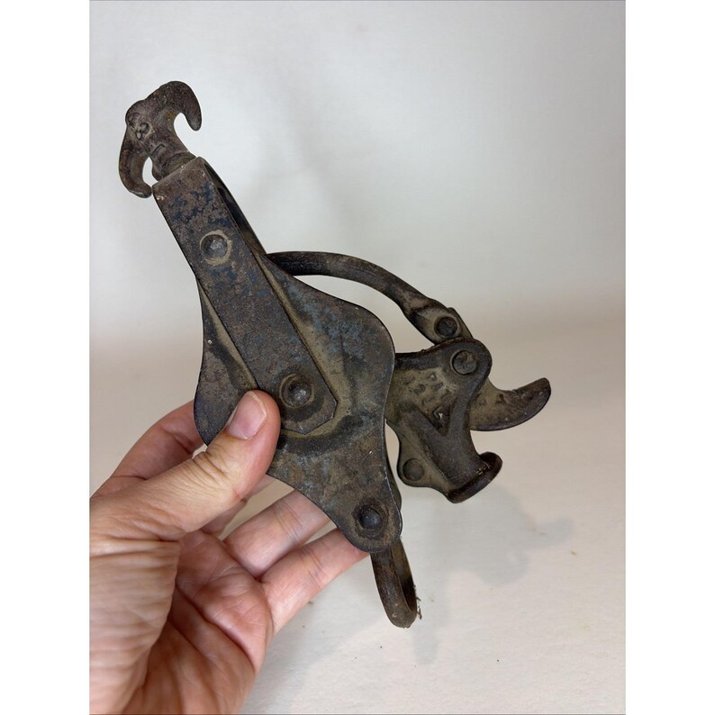 Vintage Pulley Come Along Hoist Ratchet image 3