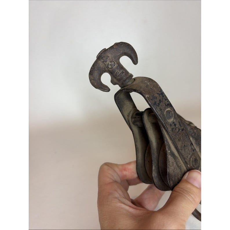 Vintage Pulley Come Along Hoist Ratchet image 5