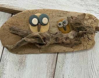 Arte mural de búho en madera flotante: decoración rústica del lago Michigan, escultura natural de playa.
