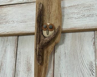 Arte mural de búho en madera flotante: decoración rústica del lago Michigan, escultura natural de playa.