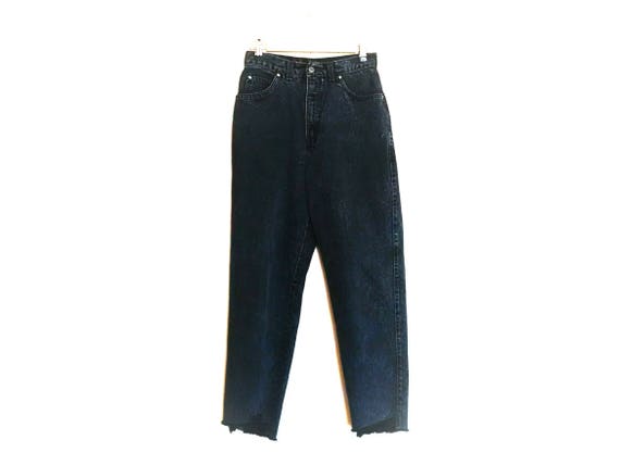 black vintage levis mom jeans