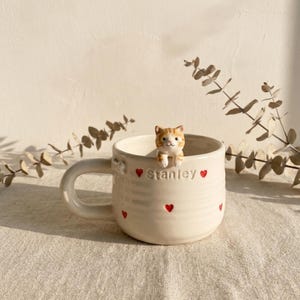Tasse personnalisée pour animaux de compagnie (chien ou chat) avec sculpture d'animal, céramique peinte à la main, cadeau idéal pour la fête des mères ou un anniversaire.