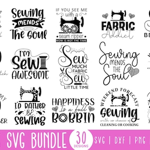 Puede incluir: Una colección de 30 diseños SVG en blanco y negro con temática de costura. Cada diseño presenta una máquina de coser y texto, con frases como "Sewing Mends the Soul" y "Fabric Addict". Los diseños son adecuados para varios proyectos de manualidades.
