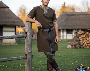 Middeleeuwse tuniekgewaad voor mannen – Viking LARP-kostuum, renaissance-outfit, tuniek met riem, geborduurde rand, fantasie-cosplay