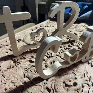 Letrero con iniciales de pareja / Letrero de madera personalizado con nombre / Regalo de San Valentín o de boda imagen 10