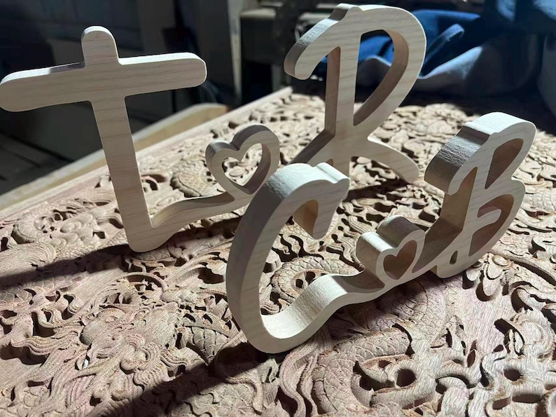 Letrero con iniciales de pareja / Letrero de madera personalizado con nombre / Regalo de San Valentín o de boda imagen 10
