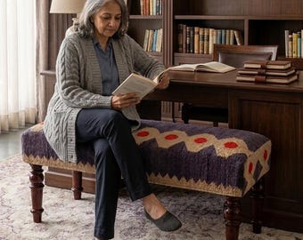 Banco de entrada estilo bohemio, banco tapizado Kilim hecho a mano, otomana rústica de madera, asiento para rincón de lectura, reposapiés vintage.