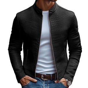 Jaqueta masculina em couro legítimo com estampa de crocodilo, modelo preto e branco. Black