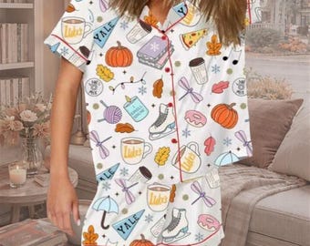 Pijama acogedor para amantes del café inspirado en el programa de televisión Small Town - Pijama inspirado en Stars Hollow - Pijama retro de otoño con café