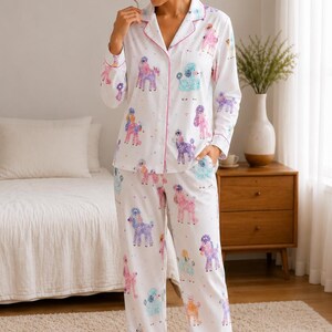 Women’s Colorful Poodle Print Pajama Set, Short Sleeve Dog Lover Sleepwear, Cute Pet Pajamas Bild 4