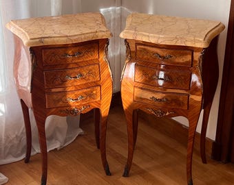 Par de mesitas de noche francesas estilo Luis XV de palisandro – Mesas auxiliares con marquetería y tapa de mármol, muebles de dormitorio de estilo neoclásico, conjunto de armario rococó