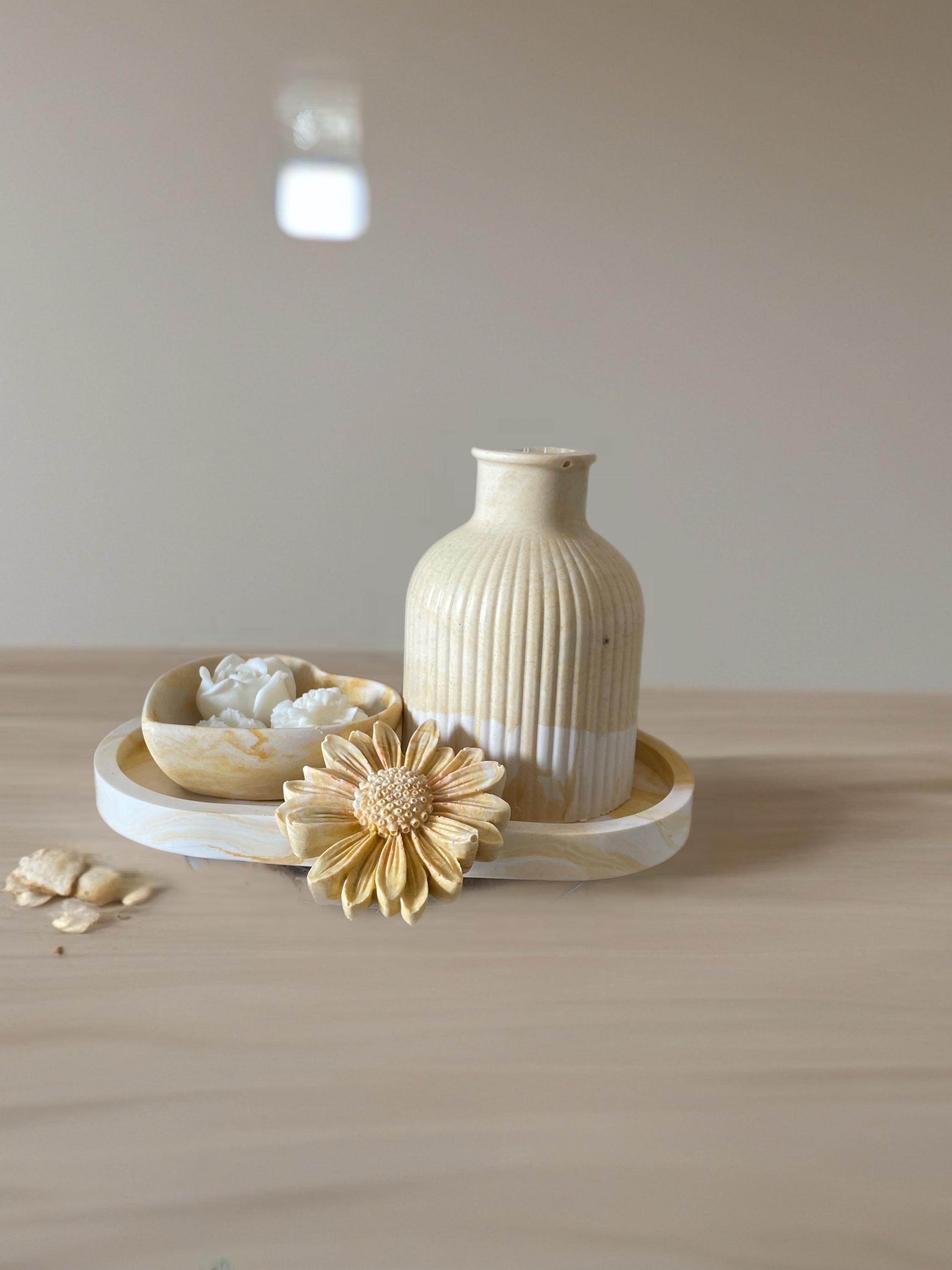 ジェスモナイト hand shaped tray ワックス仕上げ ジェスモナイトSampleBox AC730 | Jesmonite® Japan【公式】オンライン