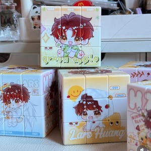 Personaliza un cubo rompecabezas divertido y personalizado y dáselo a tus amigos.