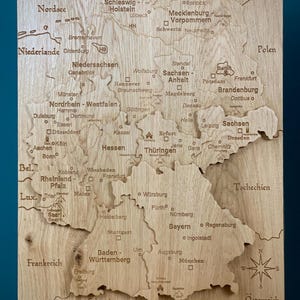 Deutschlandkarte aus massiver Eiche – 3D Relief Holzkarte, gravierte Städte & Grenzen, Wanddeko Unikat, WiNKATO