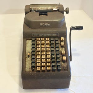Vintage summeringsmaskin av R.C. Allen Business Machines tillverkad i USA 1950-talet
