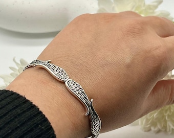 Angel Wing Women’s Bracelet, Adjustable Wing Design Bangle, Elegant Jewelry for Her, Gift for Mom, Christmas Gift