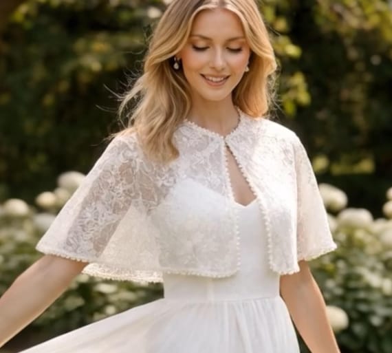 Vintage Ivory Embroidered Lace Bridal Capelet with Pearls – Baroque Inspired Floral Wedding Cape