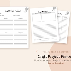 Op de afbeelding: Een set witte, printbare knutselprojectplannerpagina's met zwarte tekst en lijngrafieken. De vellen bevatten secties voor projectnamen, benodigdheden, stappen, budgetten en trackers, allemaal versierd met kleine zwarte schaarpictogrammen.
