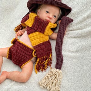 Potter Baby Crochet Costume for Photoshoots - Potter crochet costume English PDF Pattern. Sorting crochet hat for babies.
