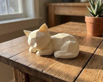 Elegant Low Poly Cat Statue Sculpture - Sleek Modern Decor for Pet Lovers