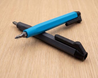 Pocket Screwdriver with Carbon Fiber Clip – Woodworker / Carpenter Gift