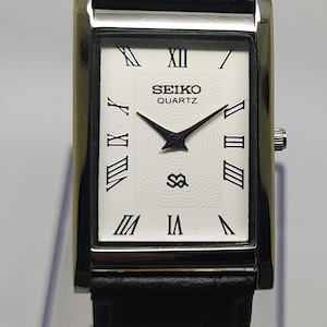 Vintage Seiko Quartz Tank Slim Herr Rektangulär Renoverad Armbandsur Vit Urtavla