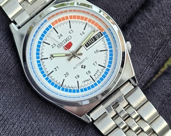 Reloj de pulsera japonés vintage Seiko 5 automático para hombre, de acero, con día y fecha, 17 joyas, restaurado.