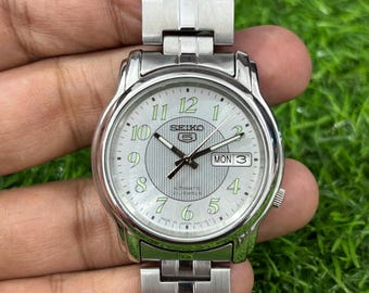 ヴィンテージ セイコー5 自動巻き腕時計、シルバー文字盤、日本製