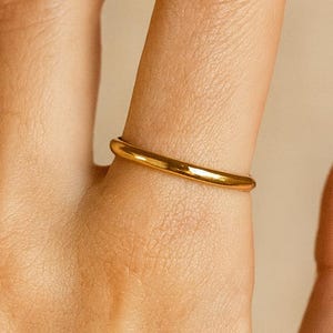 14k Solid Gold 1mm Thin Wedding Band / Minimalist Wedding Ring for Women / Thin Stacking Ring Her / 10k Gold Classic Dome Christmas  Ring