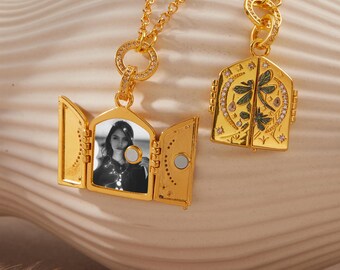 Personalized Butterfly Photo Necklace, Magnetic Openable Locket Necklace, Custom Butterfly Picture Pendant, Gold Memory Necklace Gift