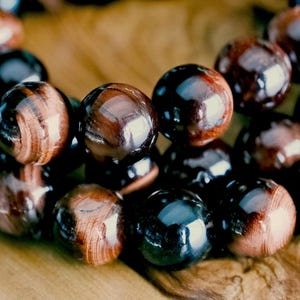 Bull&#39;s Eye Bracelet - Natural Semi-Precious Stone Beads
