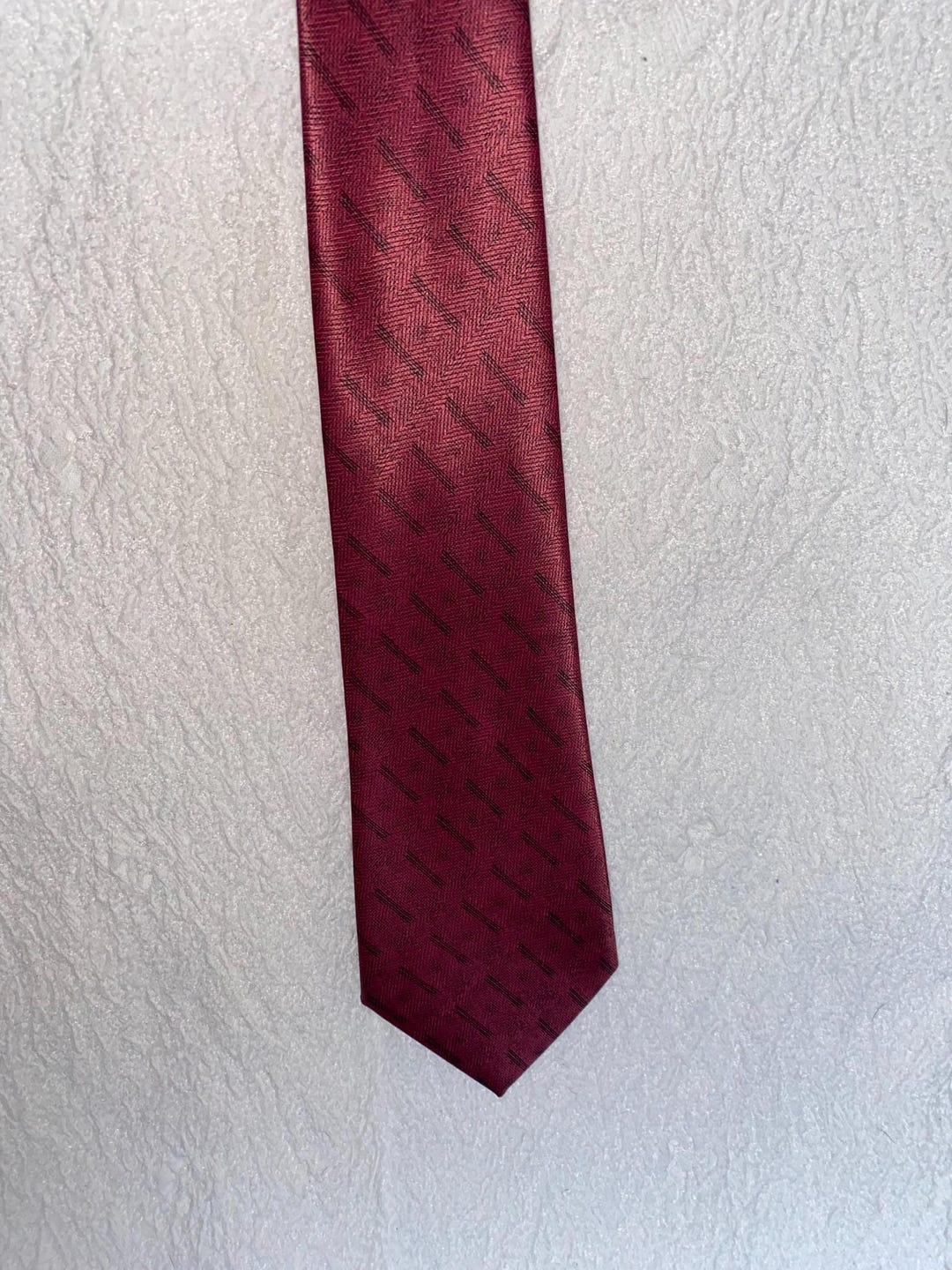Subtle Pattern Tie Vintage Rosa Handmade Tie – Burgundy Red With Subtle Geometric Pattern ...